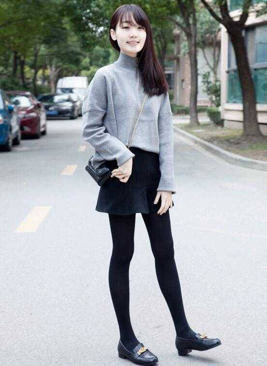 春装高领毛衣怎么搭配 达人街拍搭配推荐