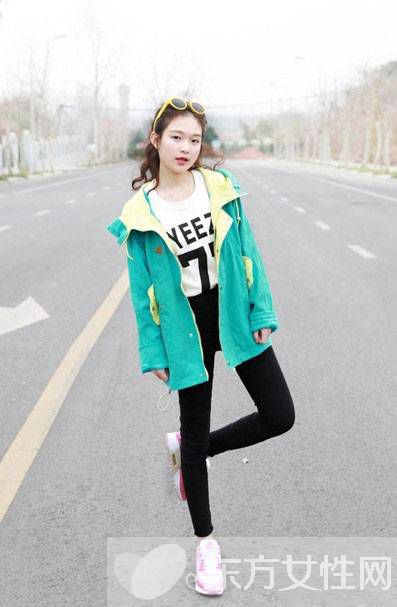 春季穿衣最佳拍档 时尚t恤+薄外套时尚又减龄