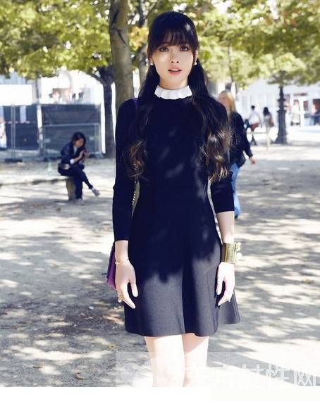 学毛线短裙搭配技能 时尚达人都是这么穿的