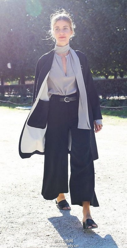 一种我们都会选择的颜色 欧美街拍黑色搭配