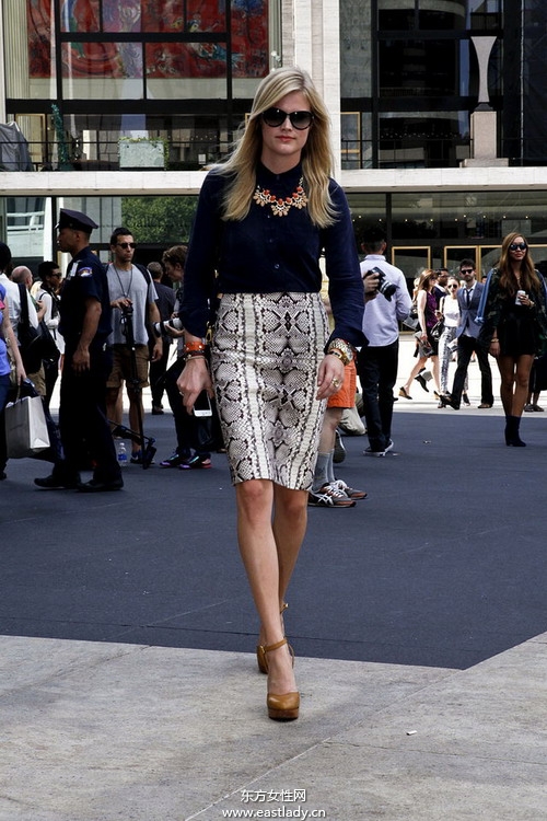 2013年7月欧美街拍最爱铅笔裙