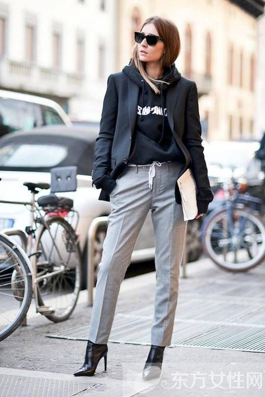 冬日叠穿百搭好帮手 连帽衫时尚街拍造型