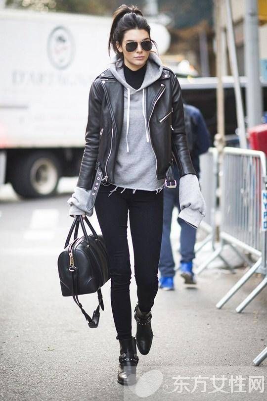 冬日叠穿百搭好帮手 连帽衫时尚街拍造型