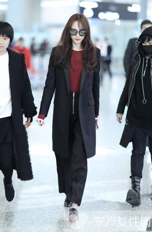 大衣怎么搭配 唐嫣用她的时尚街拍告诉你