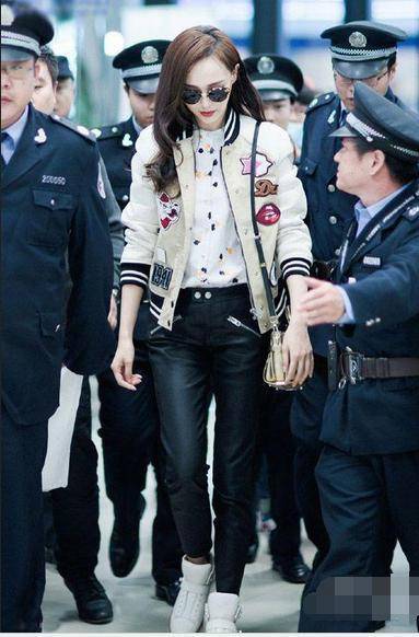 唐嫣最新春季街拍 私服搭配品味更赞