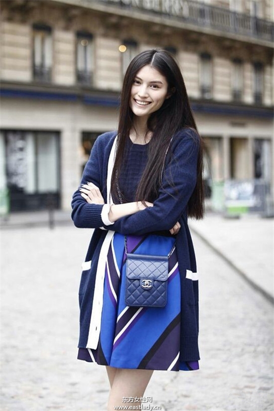 中国超模何穗街拍写真