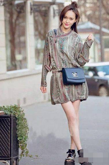 唐嫣最新春季街拍 私服搭配品味更赞