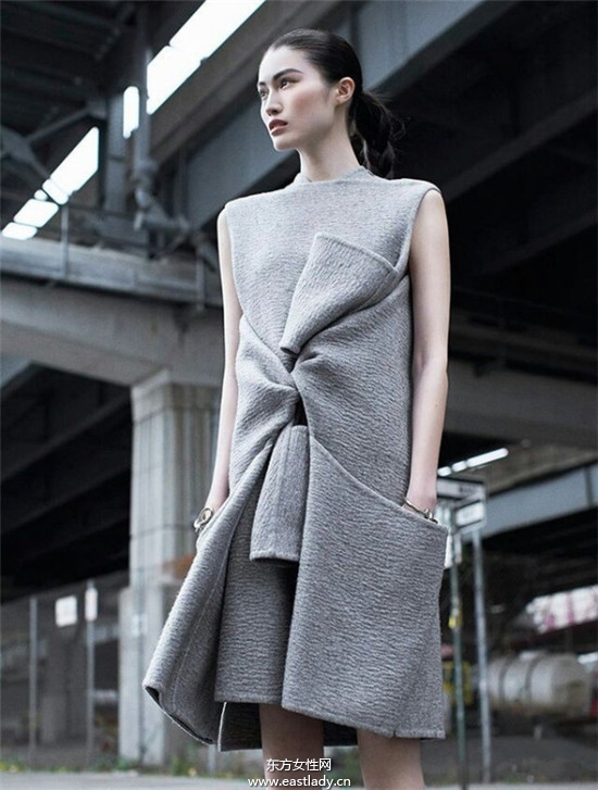 中国超模何穗街拍写真