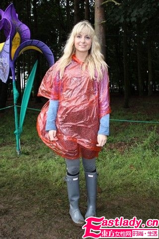 2011初秋欧美明星街拍 流行元素多样化