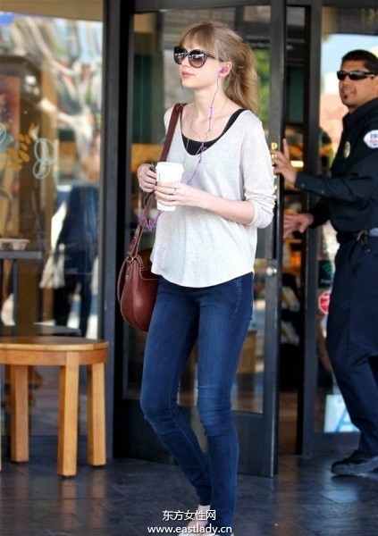 欧美街头明星们混搭出行彰显个性生活