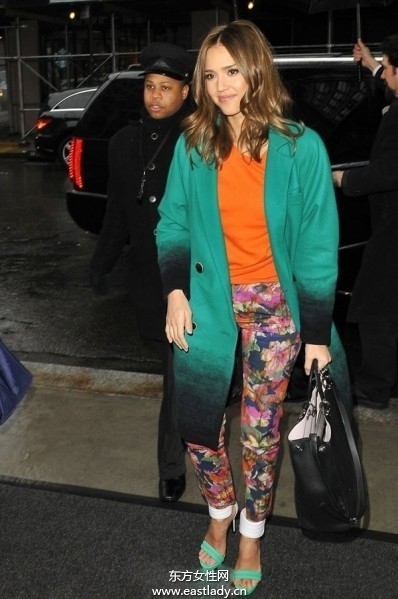 欧美街头明星们混搭出行彰显个性生活