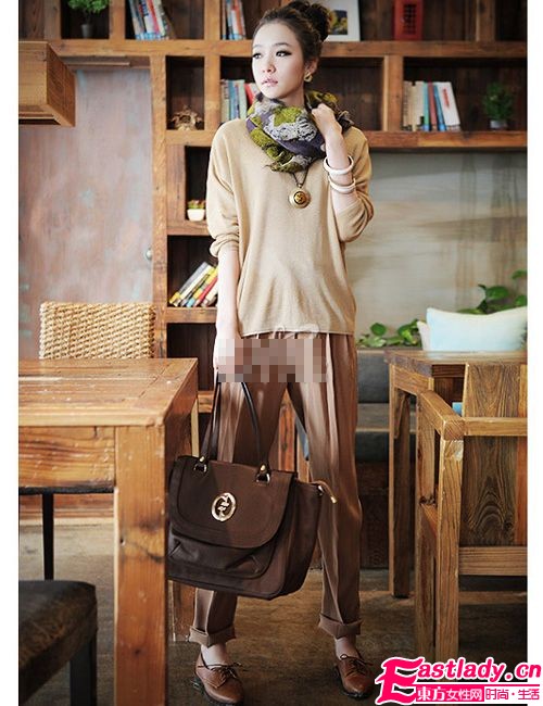 早秋围巾时尚搭 搭出你的明星味