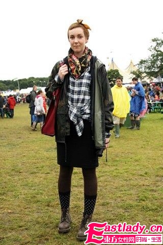 2011初秋欧美明星街拍 流行元素多样化