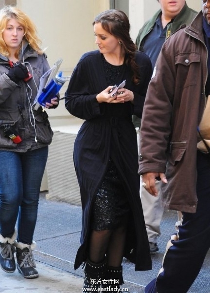 欧美街头明星们混搭出行彰显个性生活