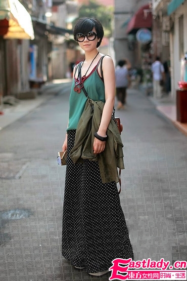 2011厦门潮女街拍 欧美风路线让人目不暇接