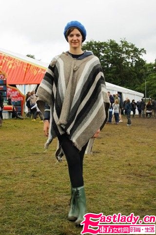 2011初秋欧美明星街拍 流行元素多样化