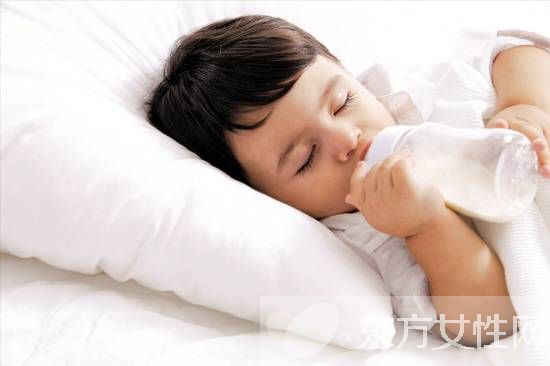 冲奶粉的最佳水温是多少 怎样冲调奶粉才正确