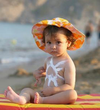 夏日怎么防晒 家有宝宝如何防治晒伤