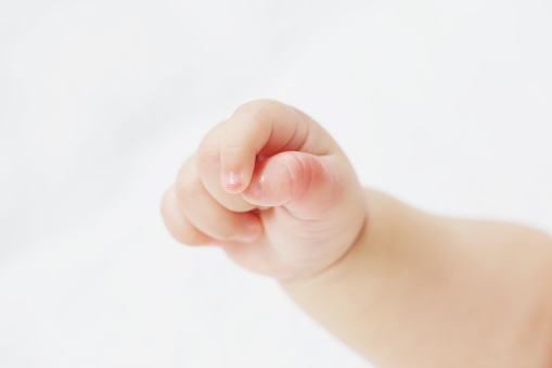 新生儿黄疸多久能退 宝宝黄疸该如何护理治疗