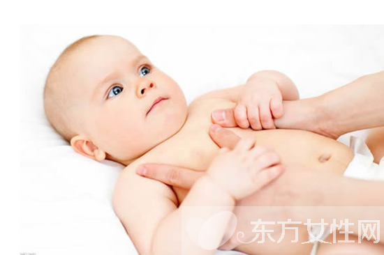 新生儿脐带该怎么护理 新生儿脐带不脱落怎么办