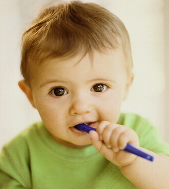 小孩磨牙是什么原因 儿童睡觉磨牙的应对