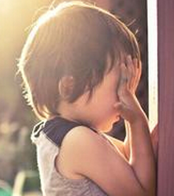 自闭症的表现 小孩自闭症的表现症状