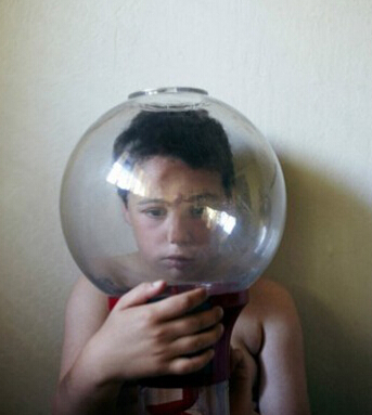 自闭症的表现 患上自闭症的原因有哪些