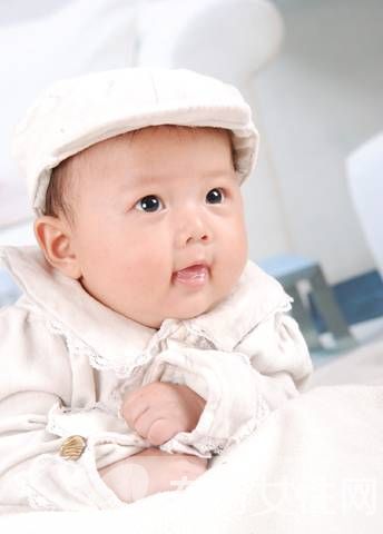 攒肚是什么意思 宝宝攒肚正常吗