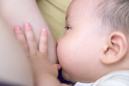 母乳喂养多久最好 宝宝如何断母乳