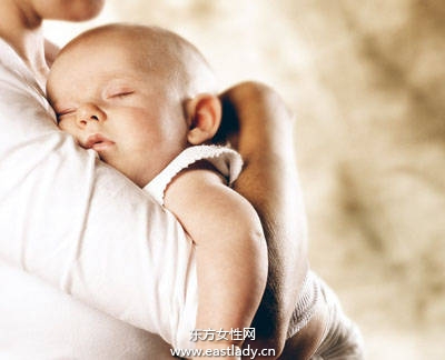 溢奶到底需不需就医 5个常见育儿误区