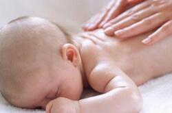 小儿肠套叠症状有哪些 该如何处理