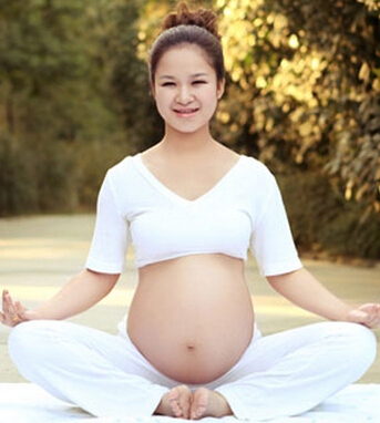 孕妇瑜伽 孕妇学瑜伽了解调息技巧