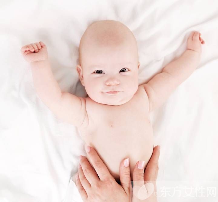 宝宝吃奶打嗝怎么办 宝宝为什么老打嗝呢