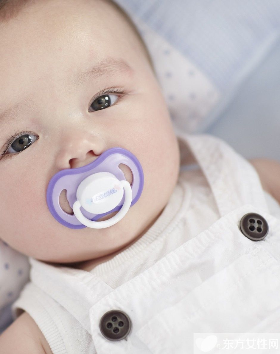 安抚奶嘴怎么用 用安抚奶嘴到底好不好