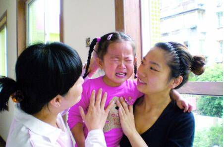 宝宝不肯上幼儿园 你应该这样引导他