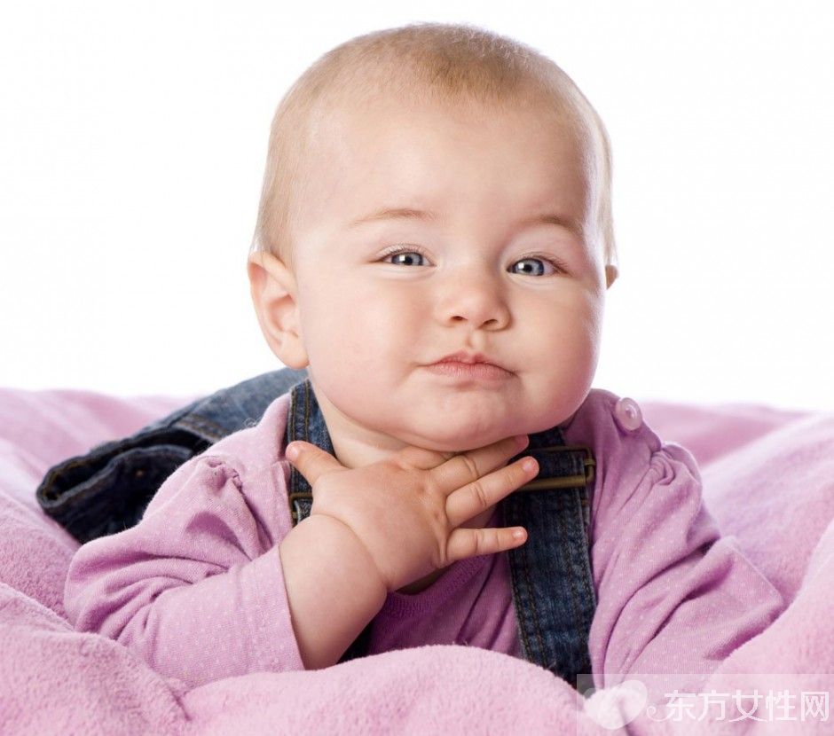 宝宝吃奶打嗝怎么办 宝宝为什么老打嗝呢