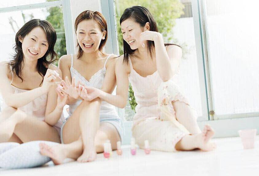 白带发黄吃什么药好 导致白带发黄的原因