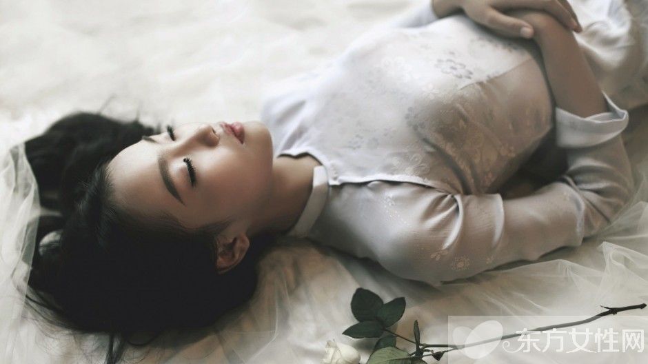 乳腺炎症状有哪些 哺乳期乳腺炎可以喂奶吗