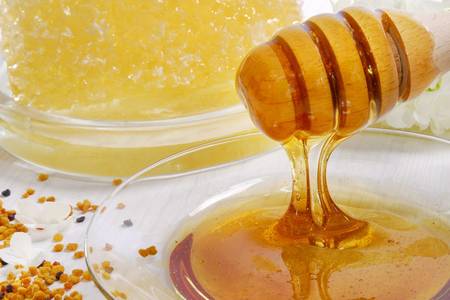经期吃蜂蜜好处多 是美容养颜的圣品