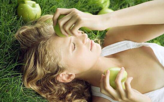 女性乳房有硬块 小心乳腺疾病看上你