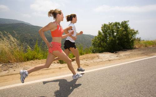 多吃含叶酸的食品能帮助女性保养卵巢