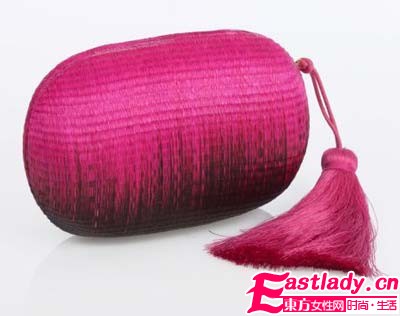 盘点七款最适合晚宴的手袋 让你成为聚会焦点