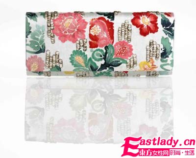 盘点七款最适合晚宴的手袋 让你成为聚会焦点