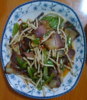 鱼腥草的功效 鱼腥草炒腊肉味道鲜美