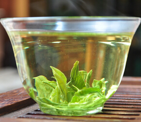 荷叶茶的功效 春季喝陈皮荷叶茶减肥