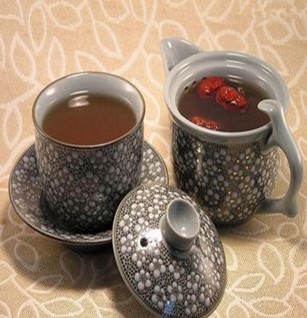 益母草的外敷内服法 益母草泡红枣吃法