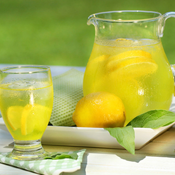 如何制作苏打水 养颜柠檬苏打水制作方法