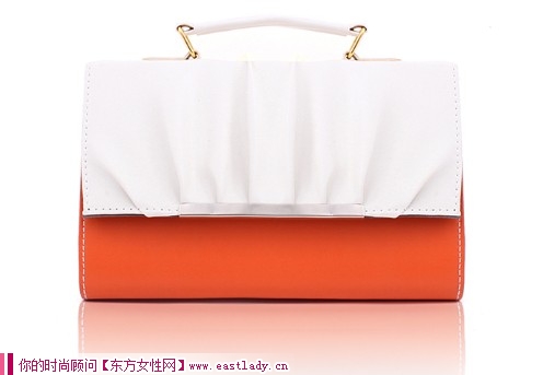 时尚女士包包可拎可背两用设计 让你的出行更加方便