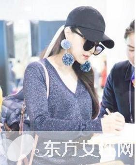 范爷又先行 范冰冰戴的毛球耳坠可是今夏最热款