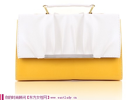 时尚女士包包可拎可背两用设计 让你的出行更加方便